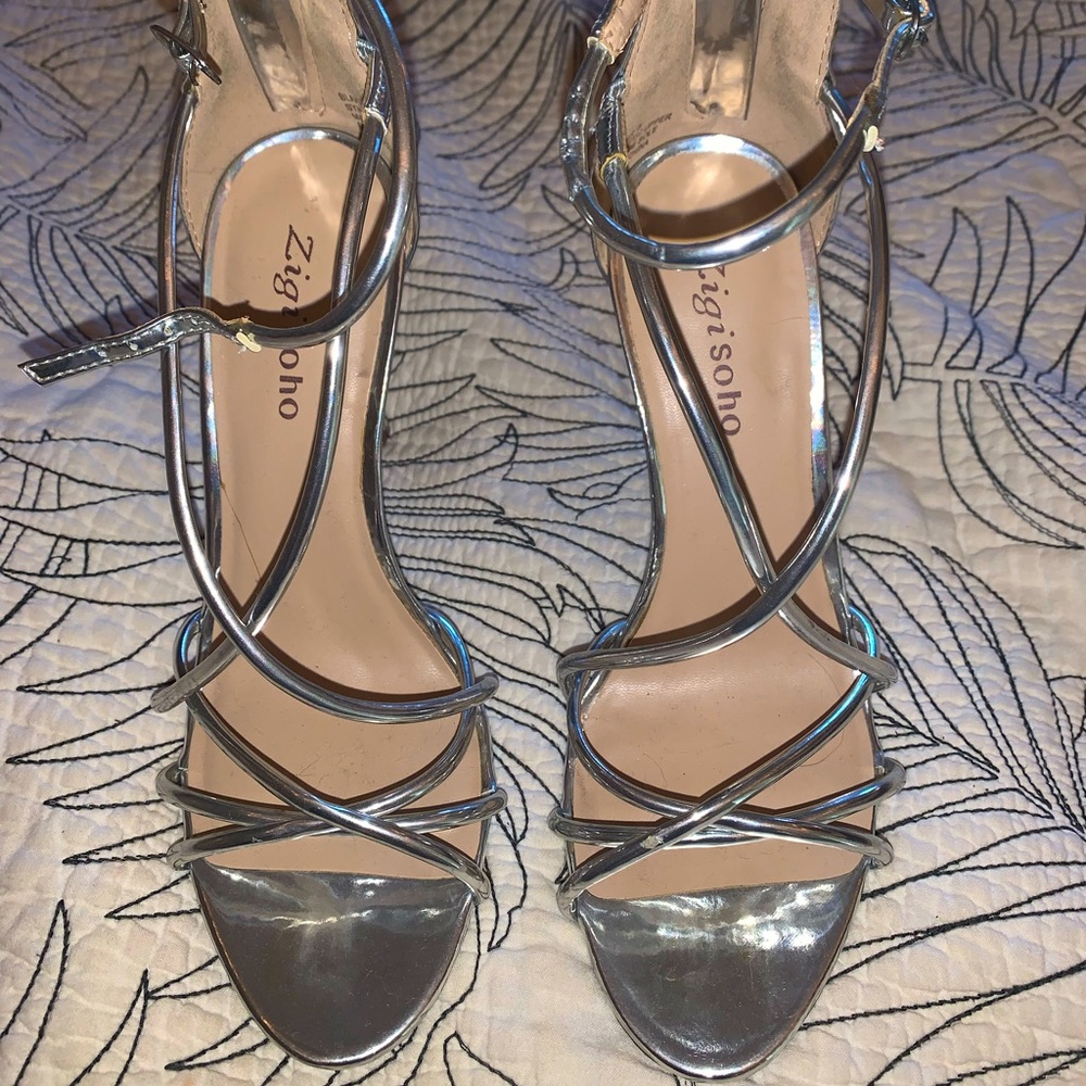 Zigi SoHo metallic 4” heel